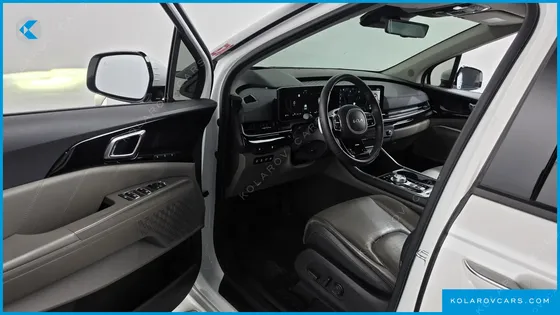 KIA CARNIVAL DIESEL 9-SEATER SIGNATURE