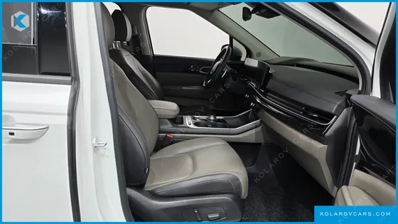 KIA CARNIVAL DIESEL 9-SEATER SIGNATURE
