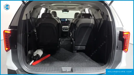 KIA CARNIVAL DIESEL 9-SEATER SIGNATURE