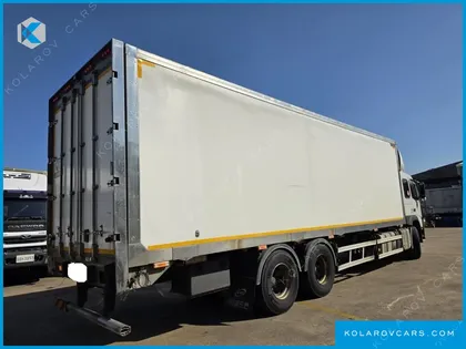 VOLVO CARGO TRUCK 6X2
