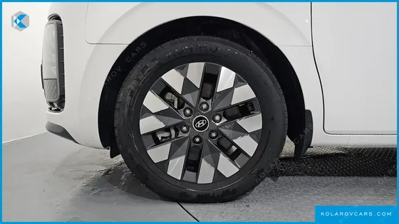 HYUNDAI STARIA NONE