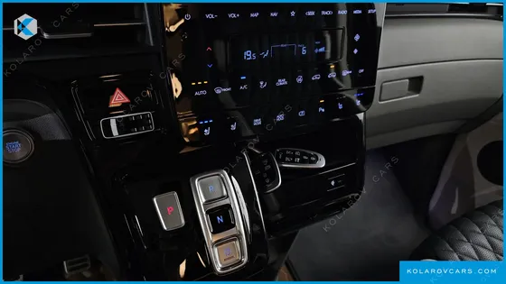HYUNDAI STARIA NONE