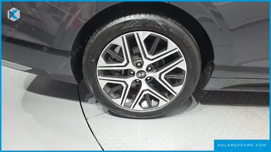 HYUNDAI GRANDEUR PREMIUM