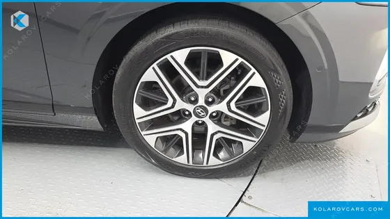 HYUNDAI GRANDEUR PREMIUM
