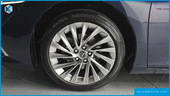 LEXUS ES EXECUTIVE