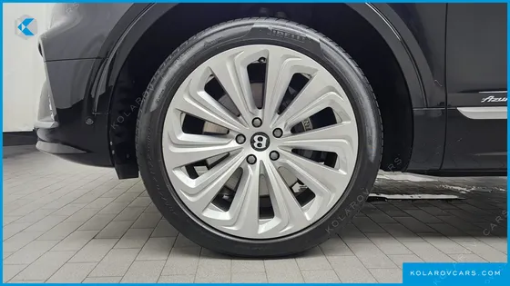 BENTLEY BENTAYGA 4.0 V8 AZURE