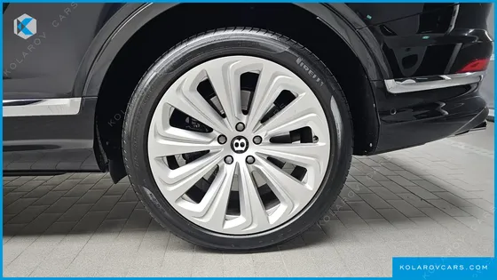 BENTLEY BENTAYGA 4.0 V8 AZURE