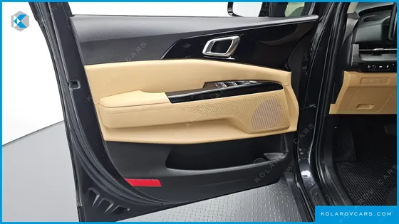 KIA CARNIVAL DIESEL 9-SEATER NOBLESSE