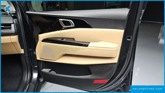 KIA CARNIVAL DIESEL 9-SEATER NOBLESSE