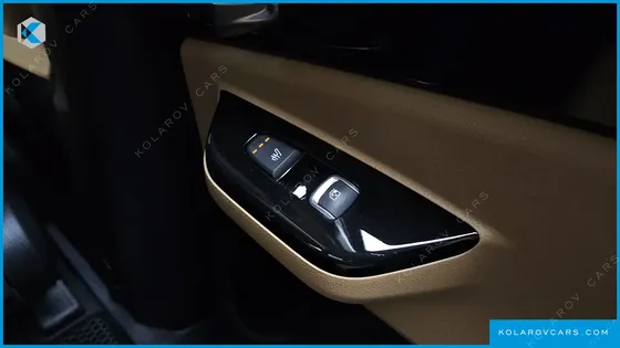 KIA CARNIVAL DIESEL 9-SEATER NOBLESSE
