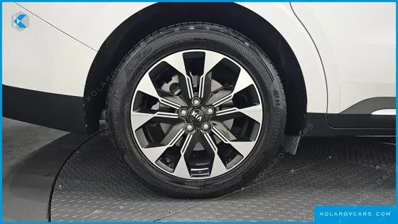 KIA CARNIVAL DIESEL 9-SEATER NOBLESSE