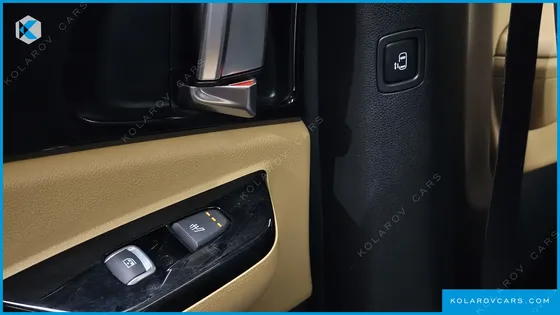 KIA CARNIVAL DIESEL 9-SEATER NOBLESSE