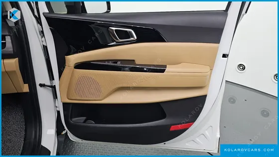 KIA CARNIVAL DIESEL 9-SEATER NOBLESSE