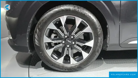 KIA CARNIVAL 7-SEATER SIGNATURE