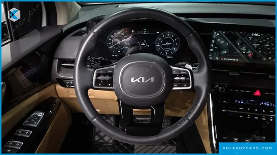 KIA CARNIVAL GASOLINE 7-SEATER SIGNATURE