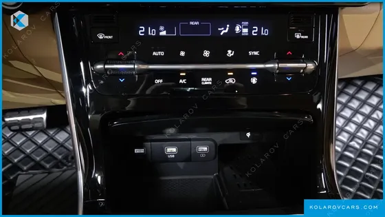 KIA CARNIVAL GASOLINE 7-SEATER SIGNATURE