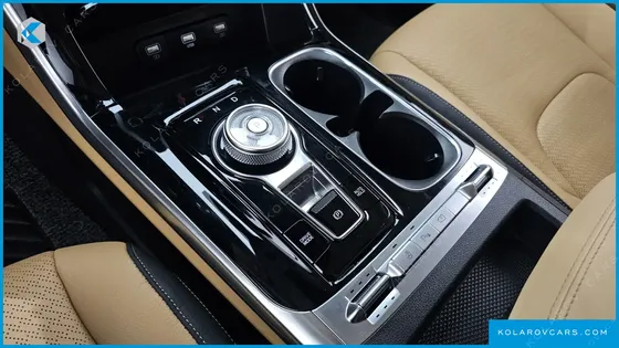 KIA CARNIVAL GASOLINE 7-SEATER NOBLESSE