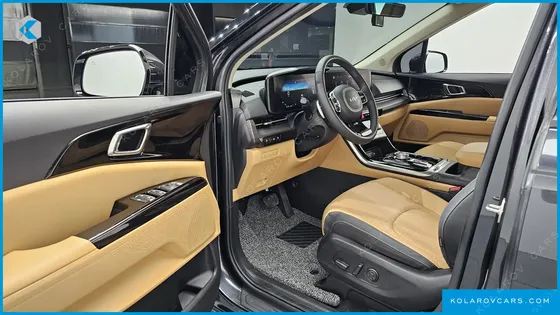KIA CARNIVAL GASOLINE 7-SEATER NOBLESSE