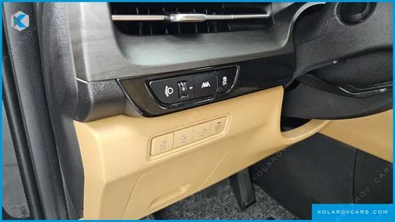 KIA CARNIVAL GASOLINE 7-SEATER NOBLESSE