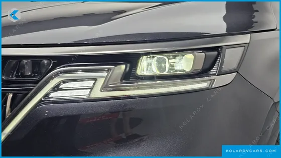 KIA CARNIVAL GASOLINE 7-SEATER NOBLESSE