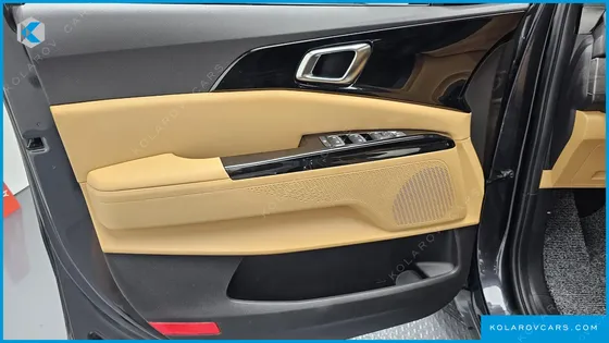 KIA CARNIVAL GASOLINE 7-SEATER NOBLESSE