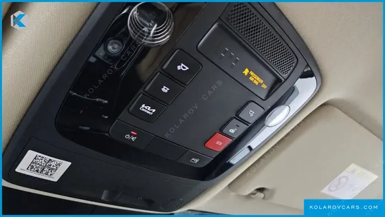 KIA CARNIVAL GASOLINE 7-SEATER NOBLESSE