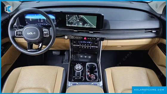 KIA CARNIVAL GASOLINE 11-SEATER SIGNATURE