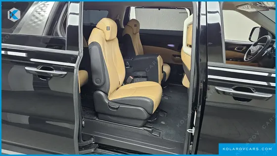 KIA CARNIVAL GASOLINE 11-SEATER SIGNATURE