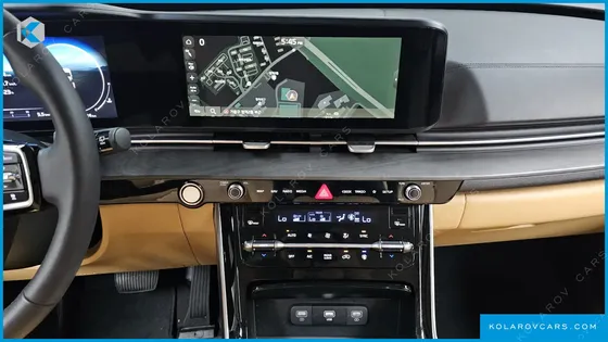 KIA CARNIVAL GASOLINE 11-SEATER SIGNATURE