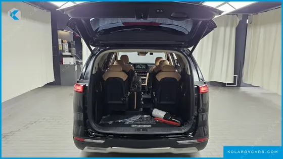 KIA CARNIVAL GASOLINE 11-SEATER SIGNATURE