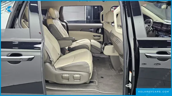 KIA CARNIVAL GASOLINE 7-SEATER HI-LIMOUSINE