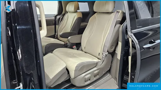 KIA CARNIVAL GASOLINE 7-SEATER HI-LIMOUSINE