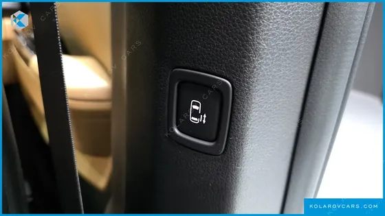 KIA CARNIVAL DIESEL 9-SEATER NOBLESSE