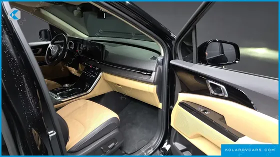 KIA CARNIVAL DIESEL 9-SEATER NOBLESSE