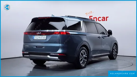 KIA CARNIVAL GASOLINE 11-SEATER SIGNATURE