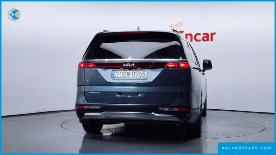 KIA CARNIVAL GASOLINE 11-SEATER SIGNATURE