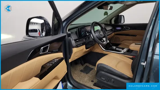 KIA CARNIVAL GASOLINE 11-SEATER SIGNATURE