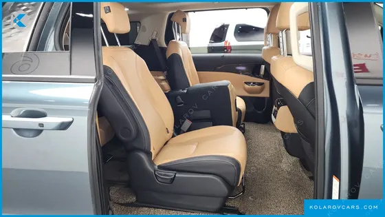 KIA CARNIVAL GASOLINE 11-SEATER SIGNATURE