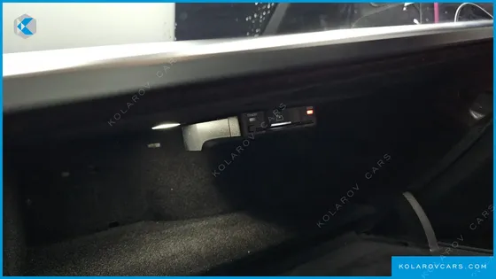MERCEDES E-CLASS E300 4MATIC EXCLUSIVE