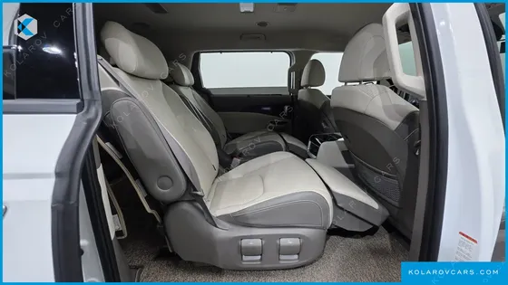 KIA CARNIVAL GASOLINE 7-SEATER SIGNATURE