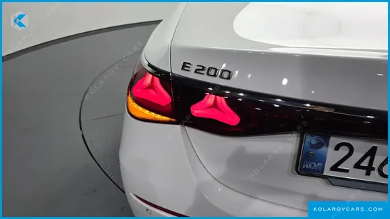 MERCEDES E-CLASS E200 AVANTGARDE