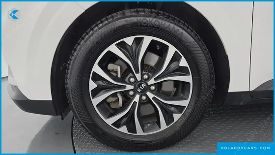 KIA CARNIVAL DIESEL 9-SEATER PRESTIGE