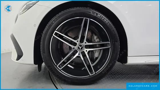 MERCEDES E-CLASS E300 4MATIC AMG LINE