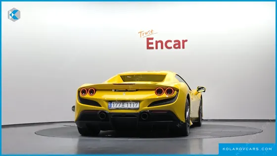 FERRARI F8 3.9 V8