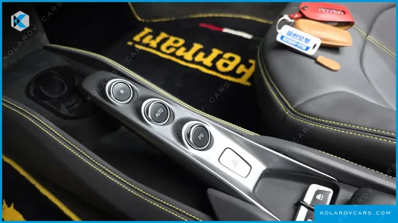 FERRARI F8 3.9 V8