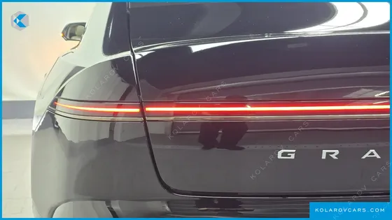 HYUNDAI GRANDEUR 2,5 GASOLINE 2WD