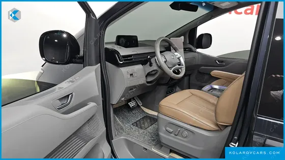 HYUNDAI STARIA L3.5 LOUNGE 9-SEATER