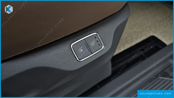 HYUNDAI STARIA L3.5 LOUNGE 9-SEATER