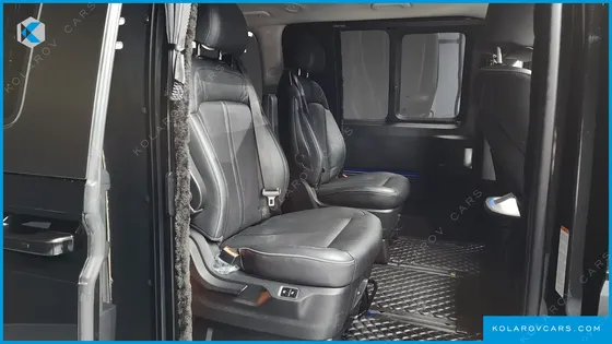 HYUNDAI STARIA 4WD LOUNGE 7-SEATER