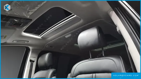 HYUNDAI STARIA 4WD LOUNGE 7-SEATER